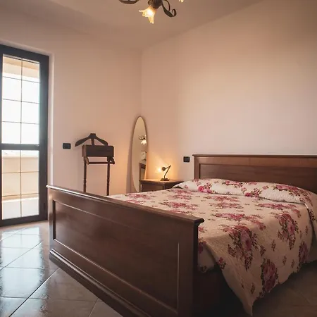 La Casa Di Anna 住宿加早餐酒店 博瓦利诺马里纳